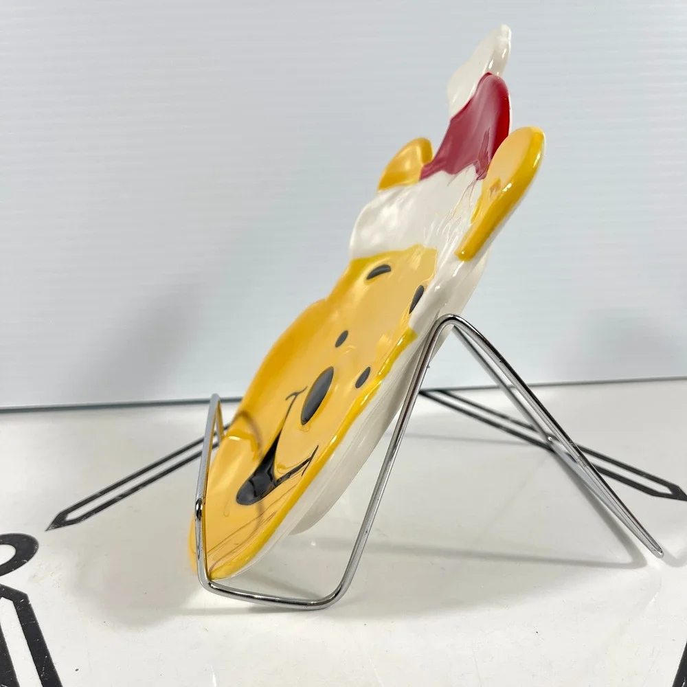 Disney Winnie the Pooh Santa Hat Christmas Ceramic Plate Zrike Brands Yellow 8in